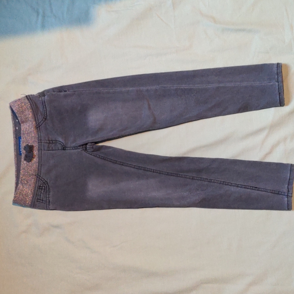 Size 7 gray jeggings with sparkly waistband